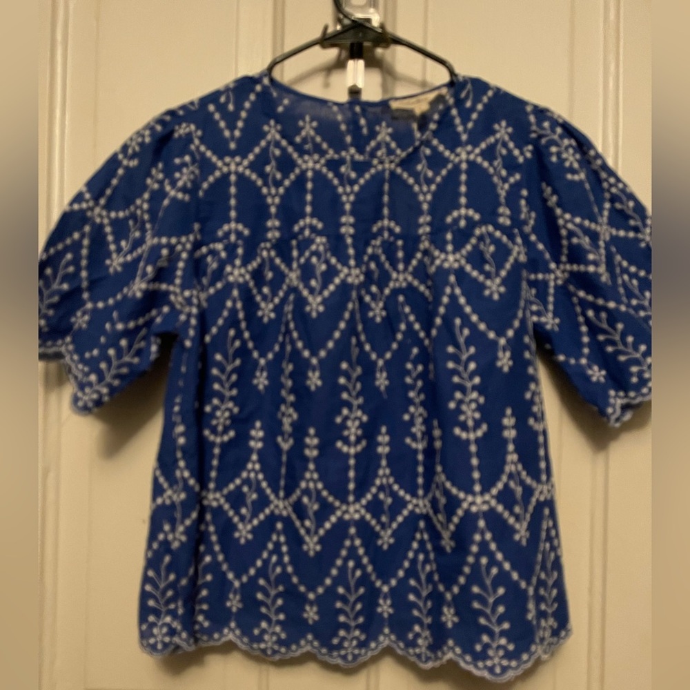 Rebellion NWT Blue and White Floral Top - Picture 2 of 10